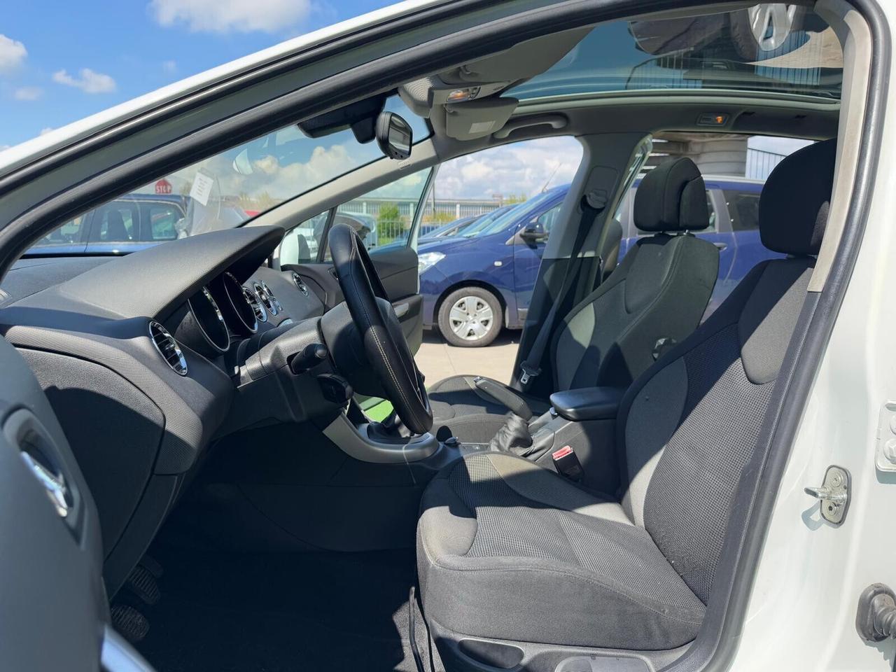 Peugeot 308 1.6 HDi 110CV 5p. Féline (6 Marce)