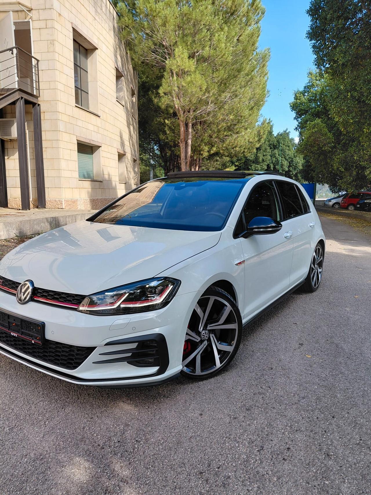 Volkswagen Golf GTI Performance 2.0 245 CV TSI DSG 5p. BMT