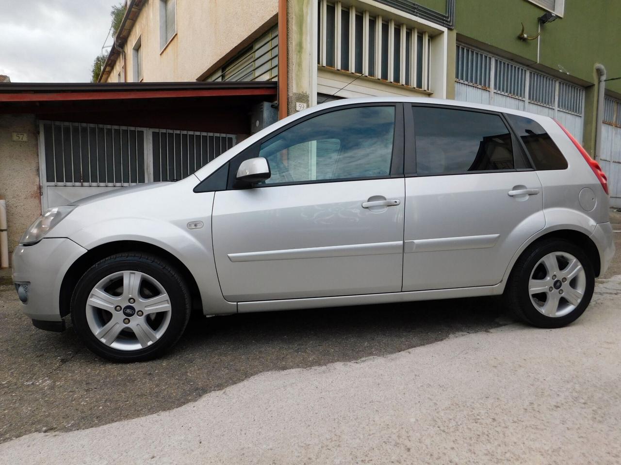 FIESTA 1.4 TDCi 50Kw 5porte Titanium