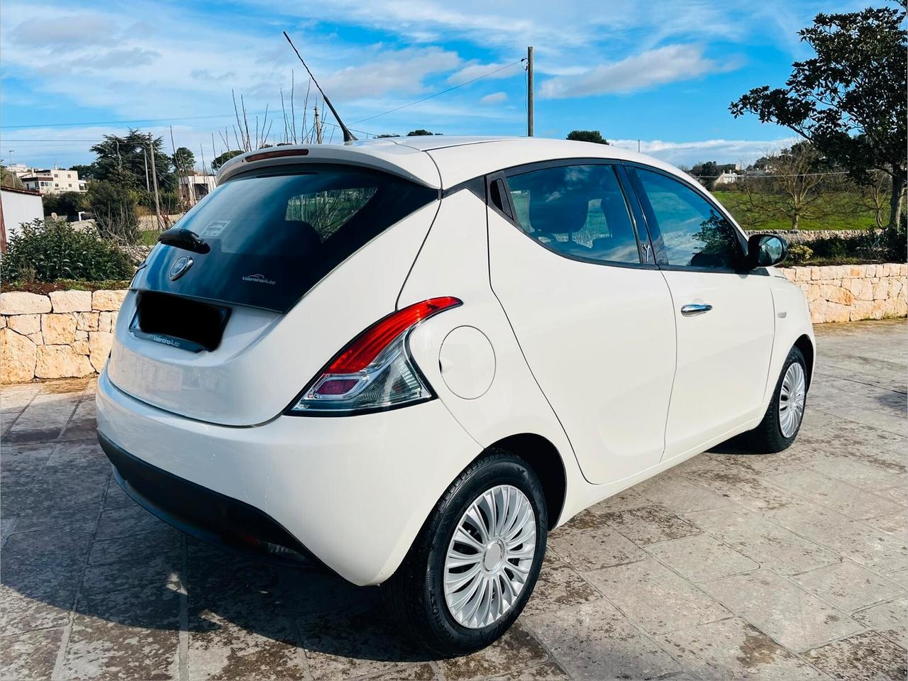 Lancia Ypsilon 1.2 - IDEALE X NEOPATENTATI - 2011