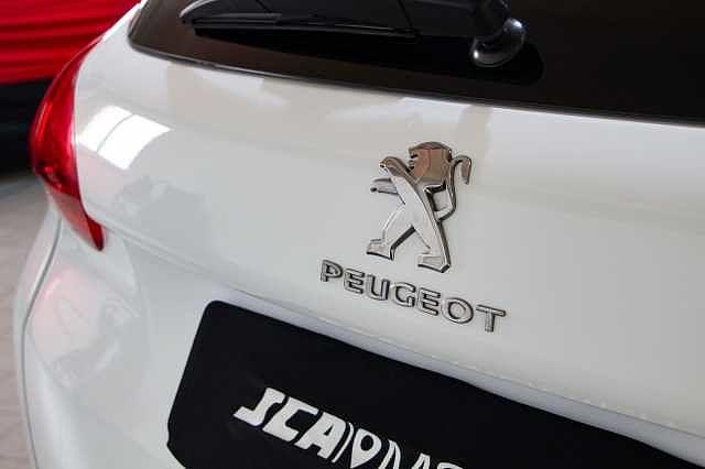 Peugeot 2008 BlueHDi 100 Allure