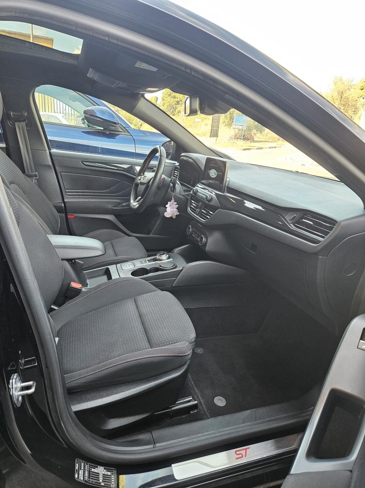 Ford Focus 1.5TDCi 120cv STLine TETTO Automatica