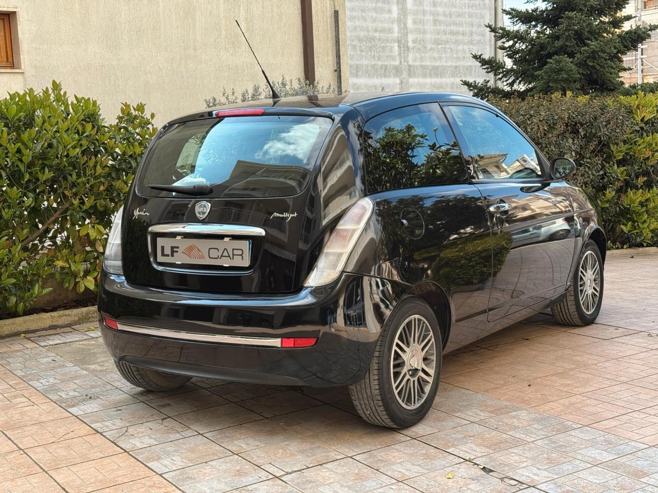Lancia Ypsilon 1.3 MJT 75 cv