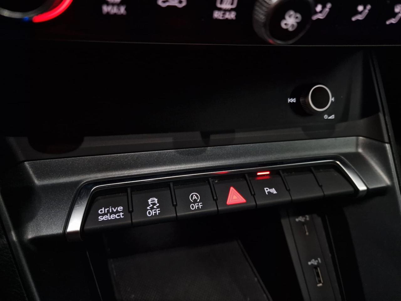 Audi Q3 SPB 35 TDI S tronic line edition 2.0 150CV Identity Black