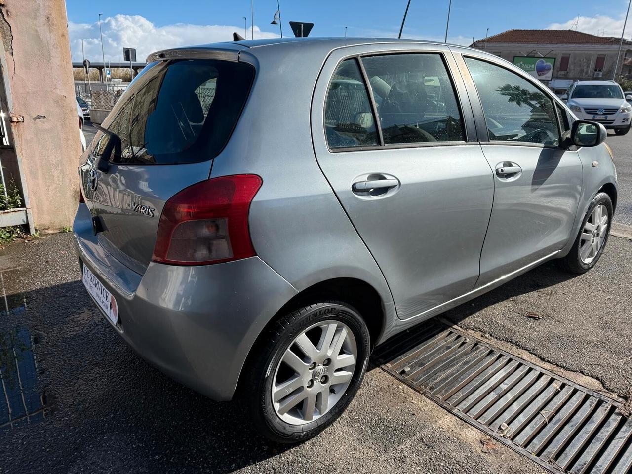 Toyota Yaris 1.0 5 porte Sol