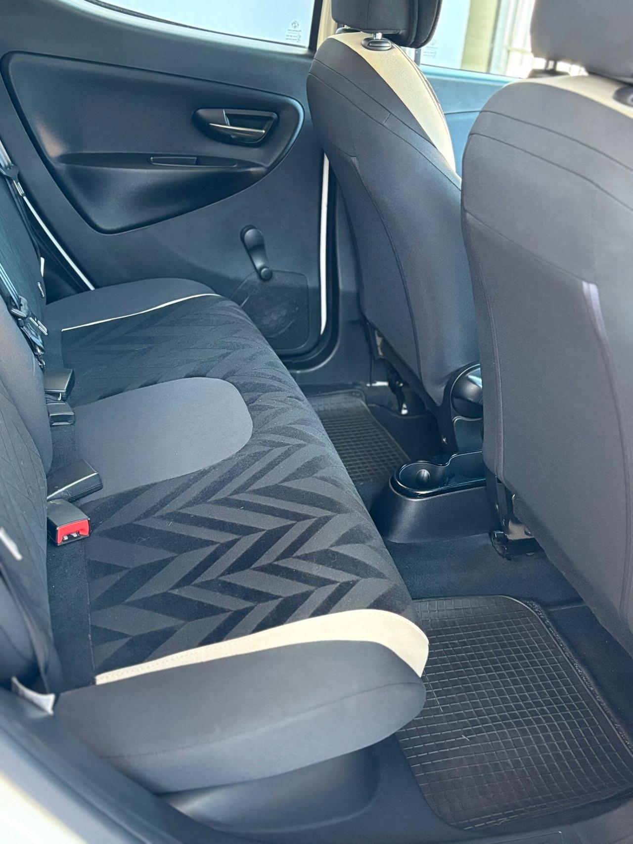 Lancia Ypsilon 1.2 69 CV Platinum