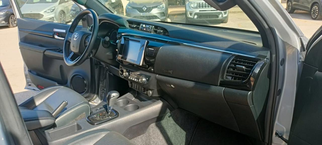 Toyota Hilux 2.4D D.Cab. Executive auto