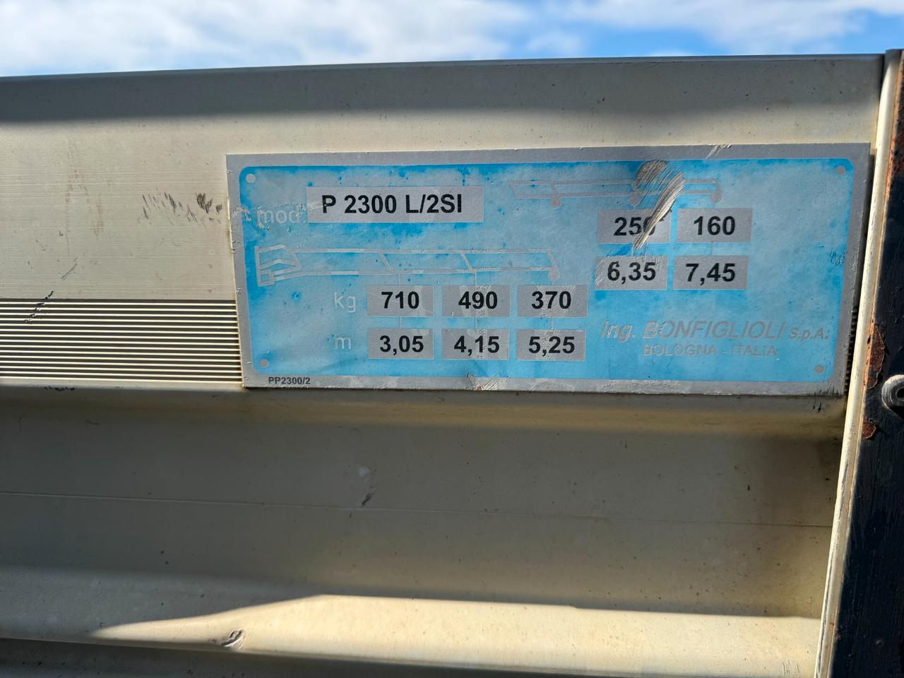 Renault Master 2.5dci Gru Bonfiglioli P2300L