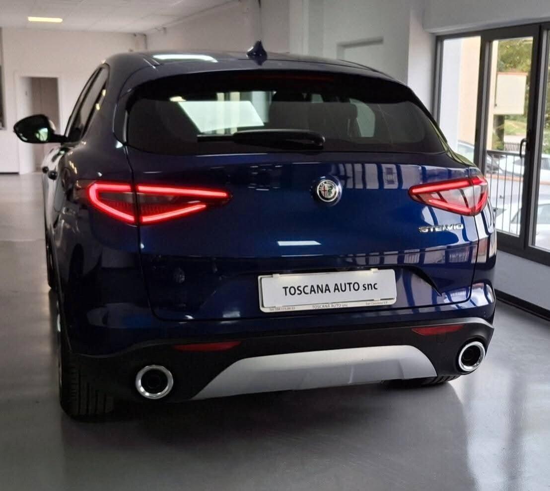 Alfa Romeo Stelvio 2.2 160 CV AT8 con gancio traino
