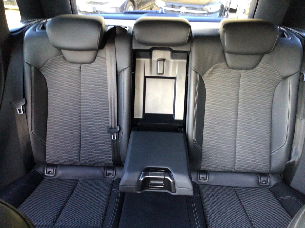 Audi Q5 40 TDI 204 CV Quattro Identity Black