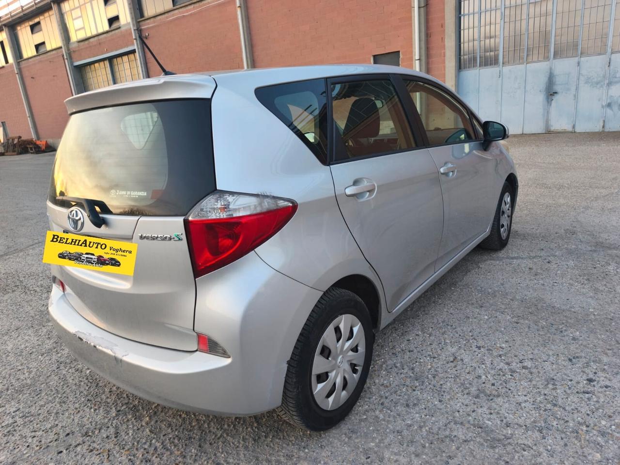 Toyota Verso-S 2011---1.3 Benzina Neopatentati
