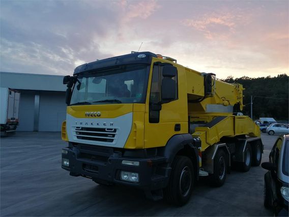 Iveco Trakker con Eurogru gru amici 70T SOCCORSO STRADALE