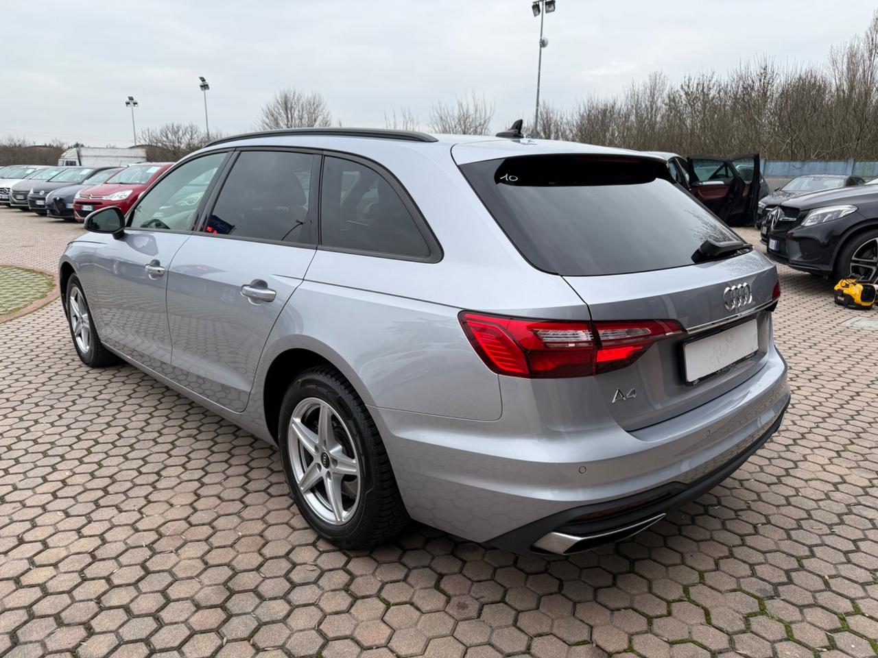 Audi A4 Avant 30 TDI/136 CV S tronic