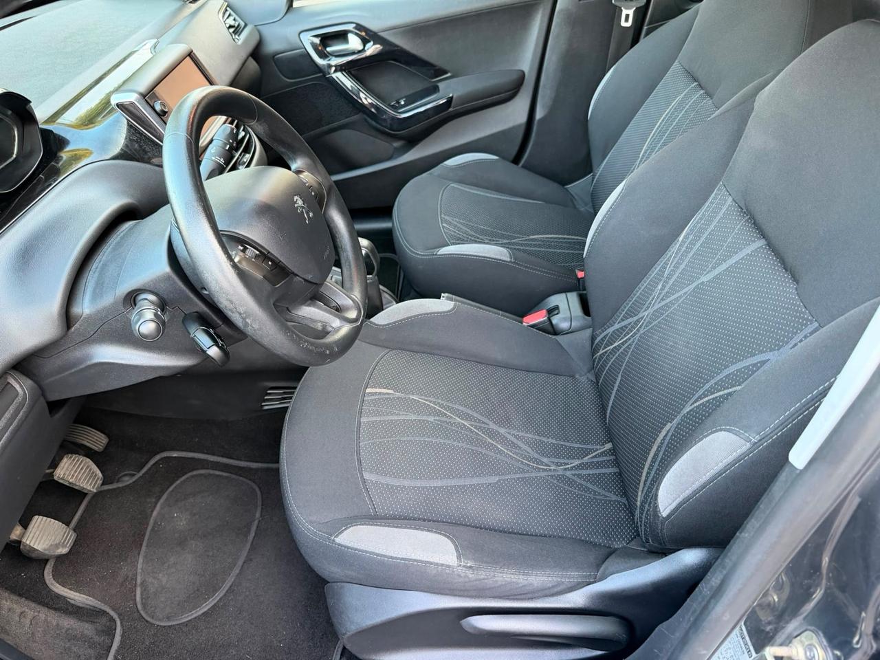 Peugeot 208 PureTech 82 5 porte Allure