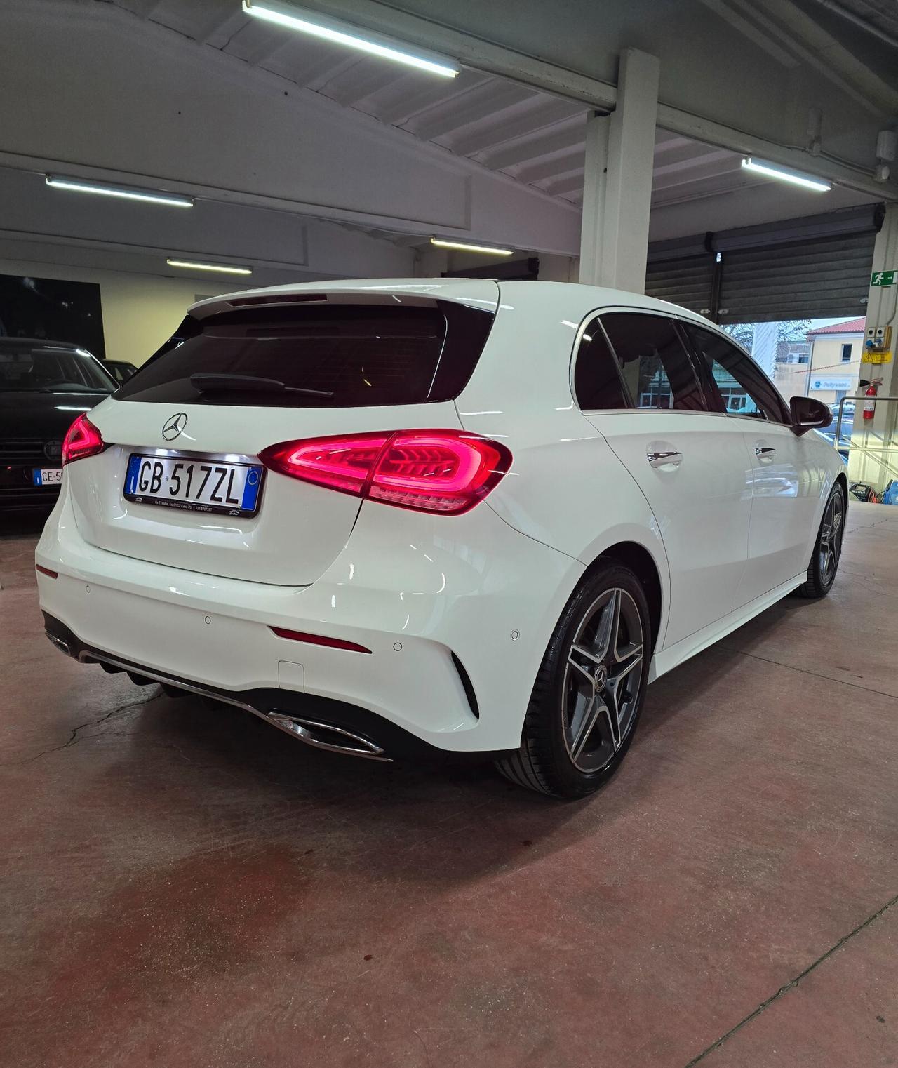 Mercedes A180 Premium AMG BlackNight UNICA