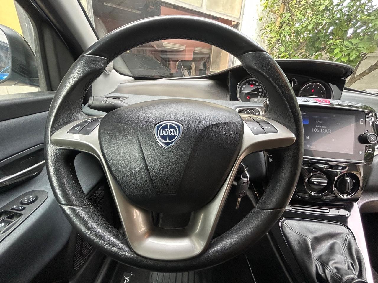 Lancia Ypsilon 1.0 FireFly 5 porte S&S Hybrid Ecochic Gold