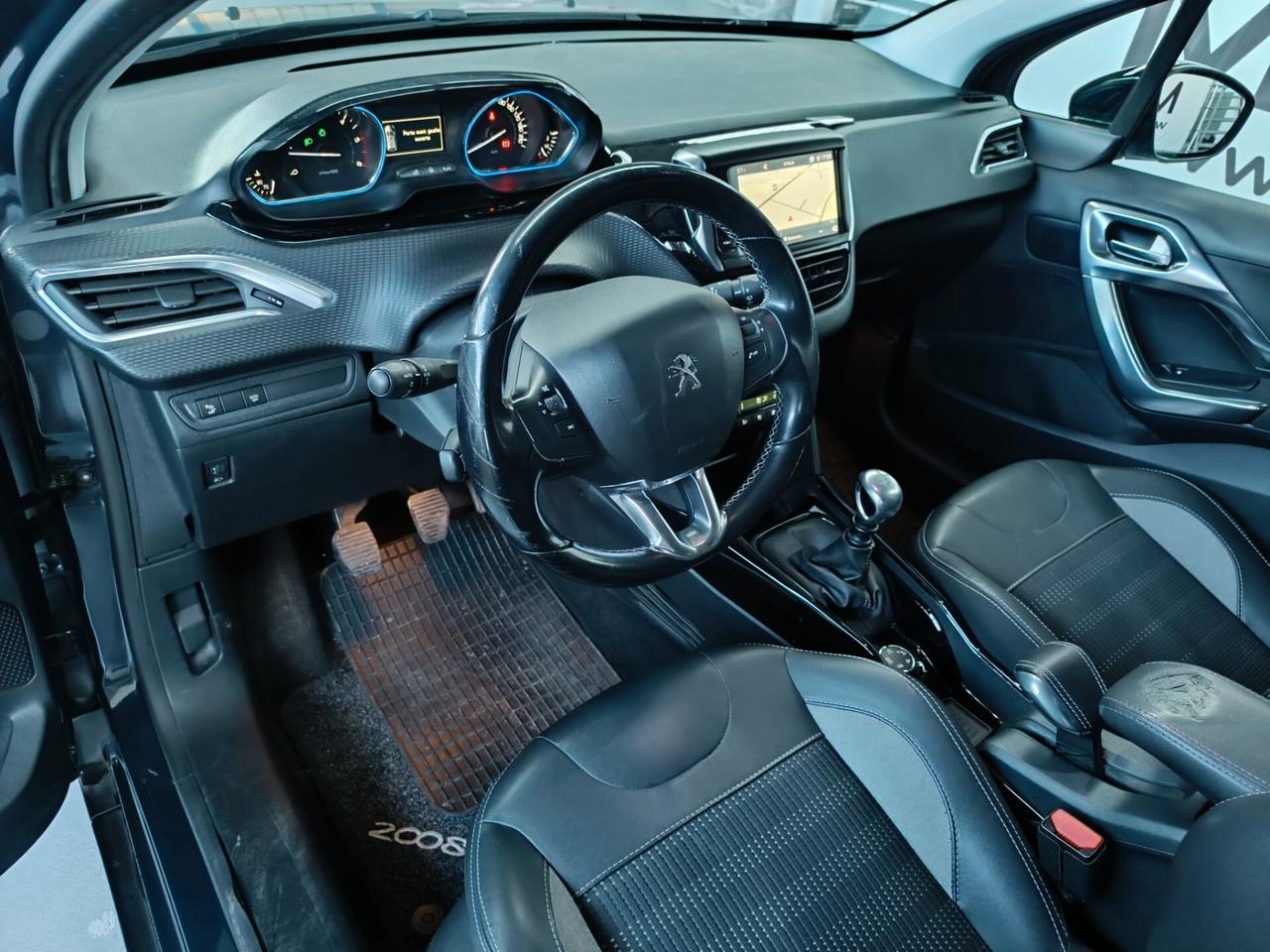 Peugeot 2008 BlueHDi 100 S&S Black Matt