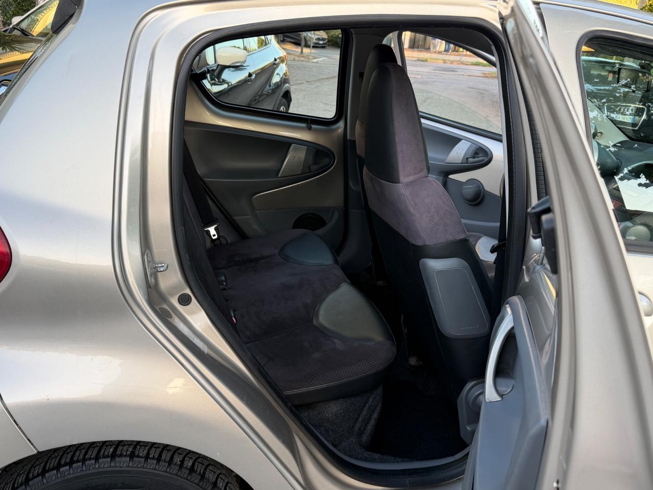 Toyota Aygo 1.0 12V VVT-i 5 porte Sol