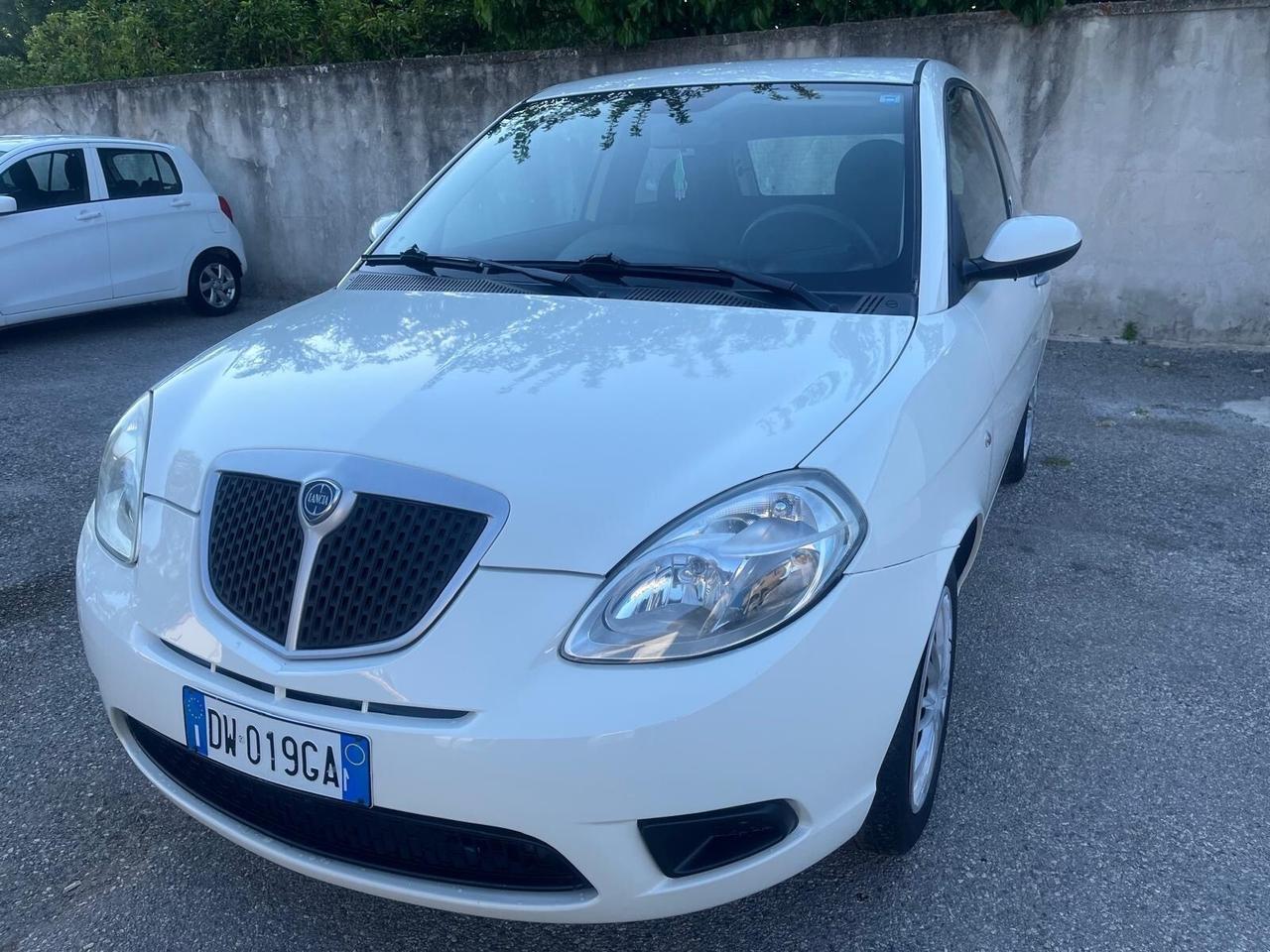 Lancia y -1.2 benz- full-2009