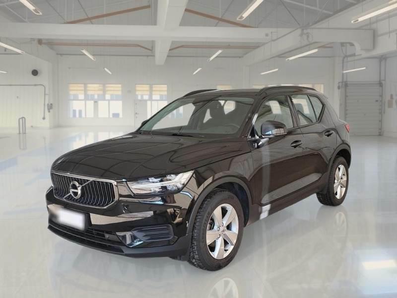 VOLVO XC40 T2 Momentum Core
