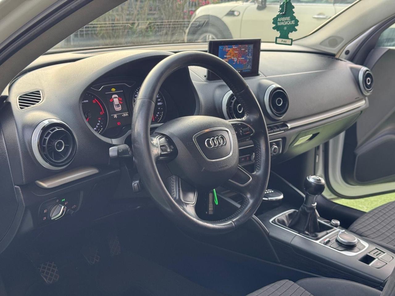 Audi A3 Sedan 1.6 TDI clean diesel S tronic S-LINE