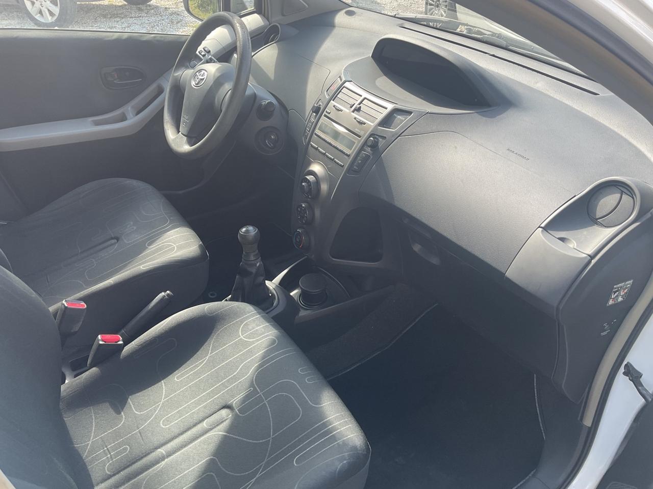 Toyota Yaris 1.0 5 porte