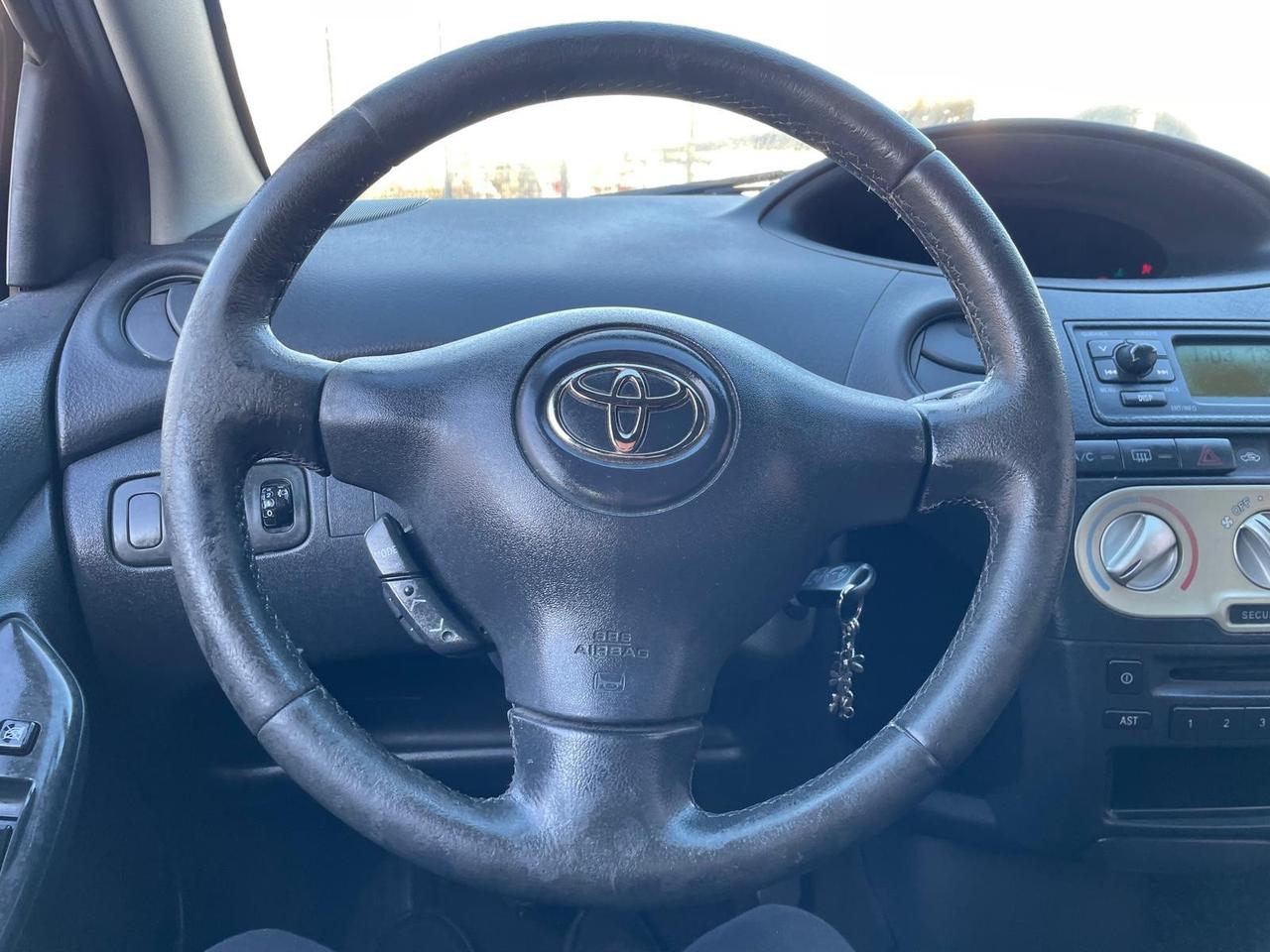 Toyota Yaris 1.0i 16V cat 5 porte Blue