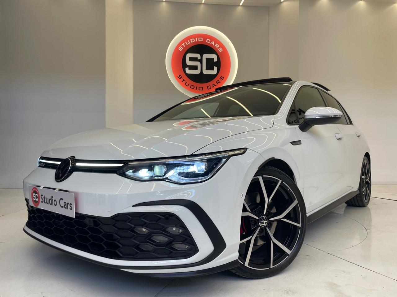 Volkswagen Golf GTD 2.0 TDI DSG 200CV