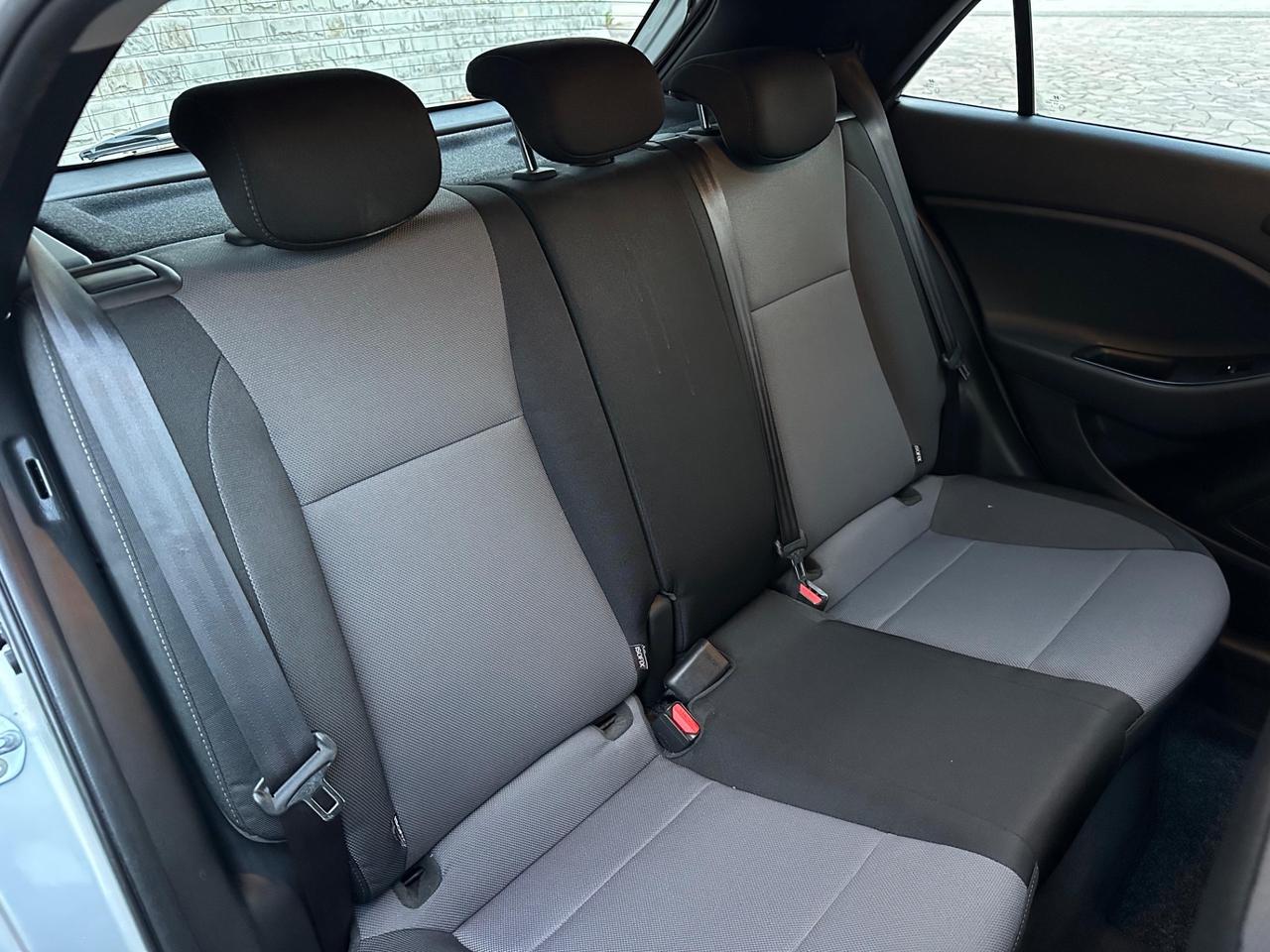 Hyundai i20 1.2 5 porte Econext Blackline