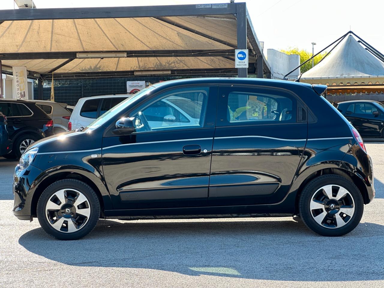 RENAULT Twingo SCe Lovely