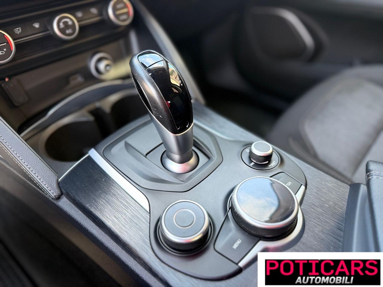 Alfa Romeo Stelvio 2.2 Turbodiesel 160 CV AT8 RWD Business