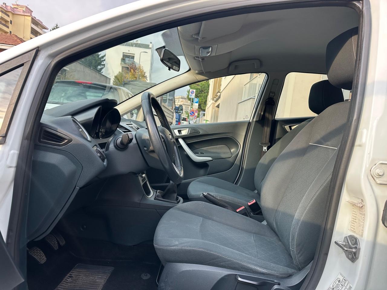 Ford Fiesta Ikon 1.2 60CV 5 porte - ok neopatentati