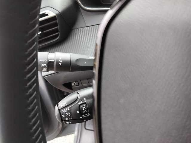 Peugeot 3008 BlueHDi 130 S&S EAT8 Allure