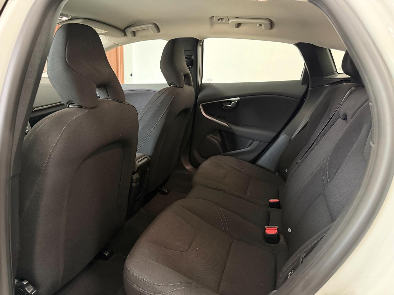 Volvo V40 D2 2016 BERLINA EURO6 OK NEOPATENTATI