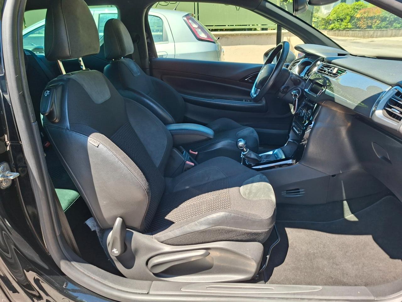 Ds DS3 3 1.2 VTi 82 Just Black