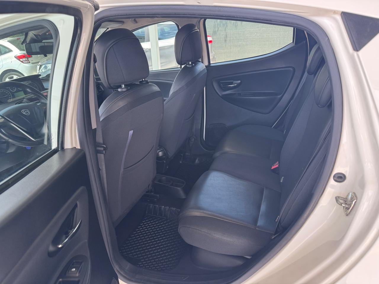 Lancia Ypsilon 1.3 MJT 16V 95 CV 5 porte S&S Platinum