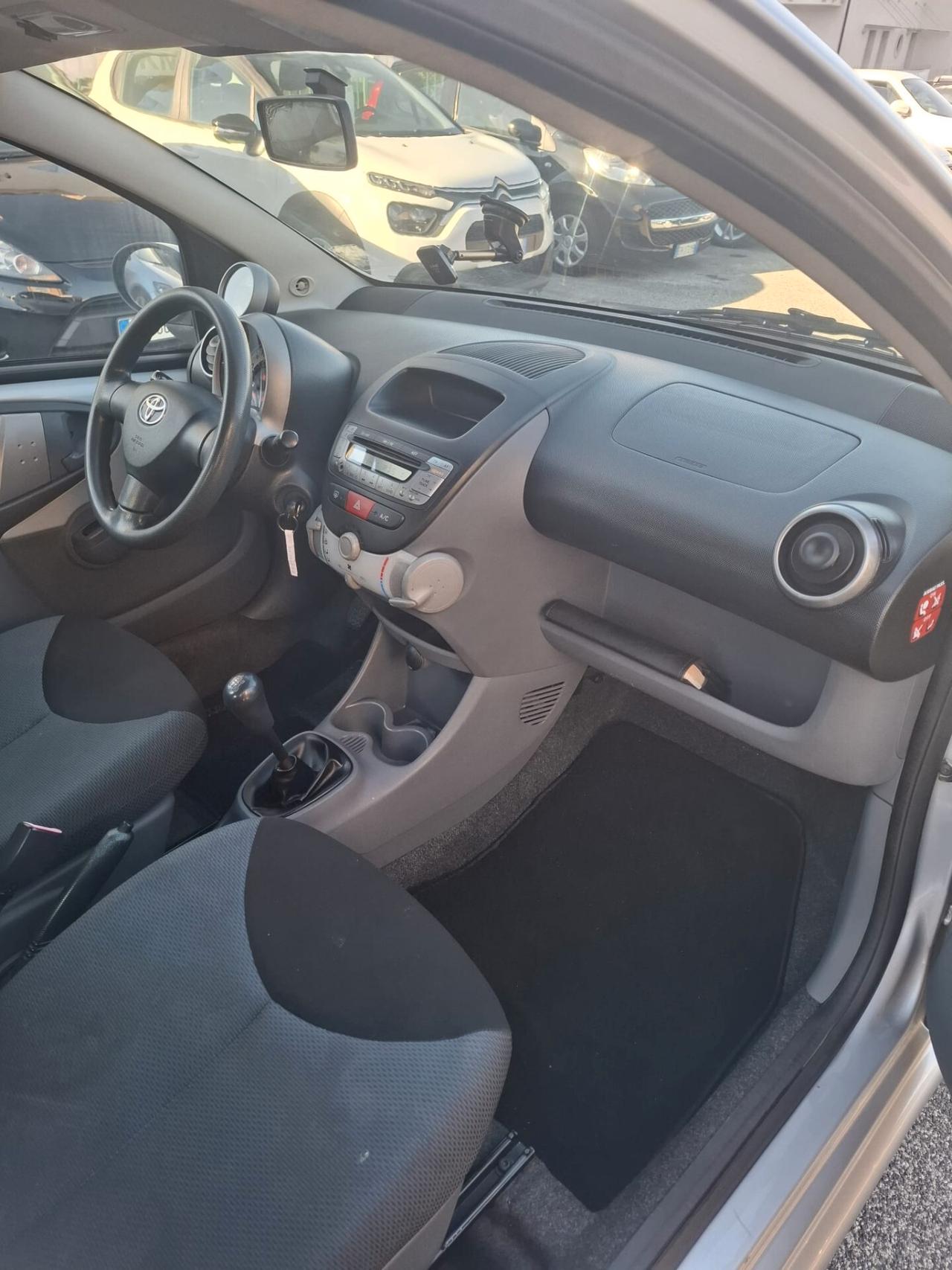 Toyota Aygo 1.0 12V VVT-i 5 porte Sol - 2006
