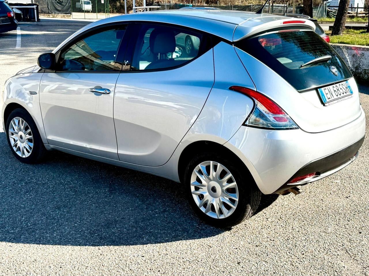 Lancia Ypsilon 1.3 MJT 16V 95 CV 5 porte S&S Silver