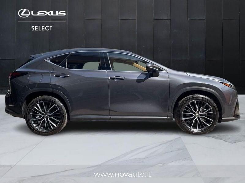 Lexus NX Hybrid Luxury 4WD