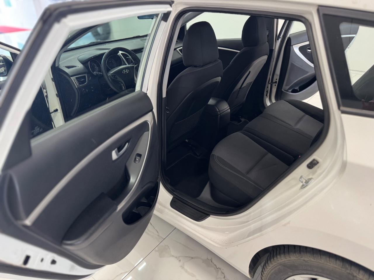 Hyundai i30 1.6 CRDi AUTOMATICA