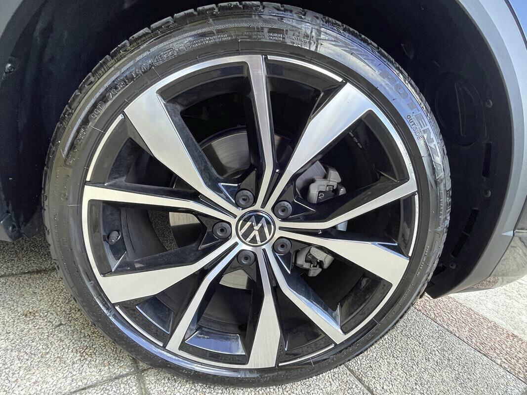 Volkswagen T-Roc 2.0 TDI SCR 150 CV DSG R-Line "Fari IQ.LIGHT LED Matrix-Cerchi in lega "Misano" 8 J x 19"