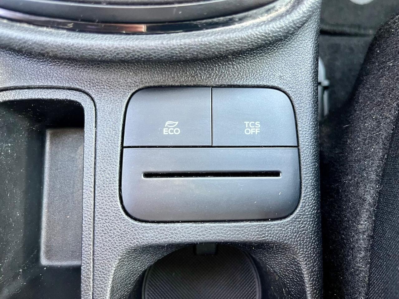 Ford Fiesta 1.1benz 2019 108.000km perfetta per neopatentati