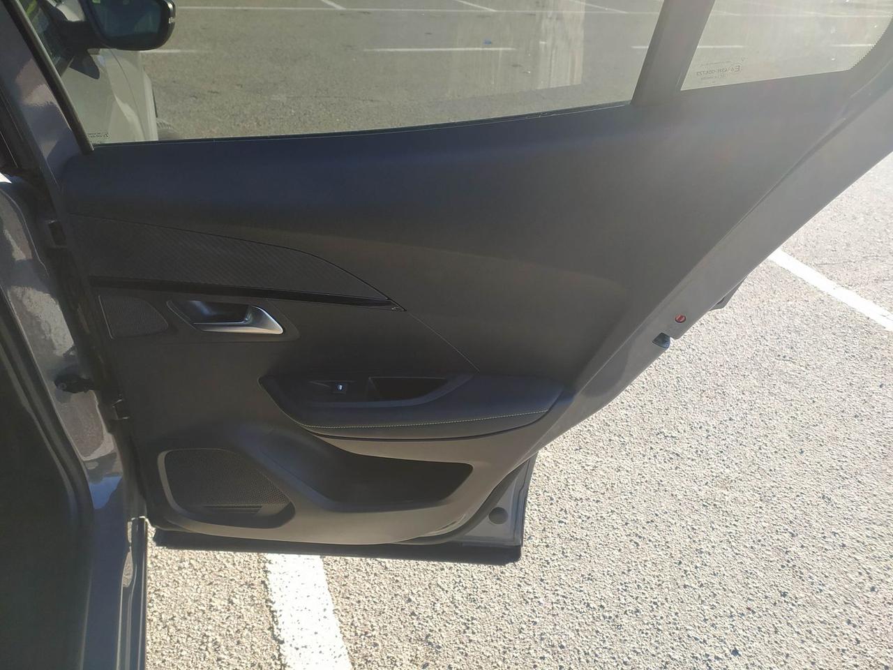 Peugeot 2008 GT e-2008 156 #8105