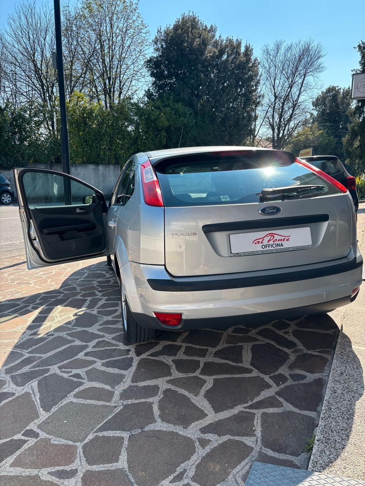 Ford Focus 1.6i 16V cat 5p.