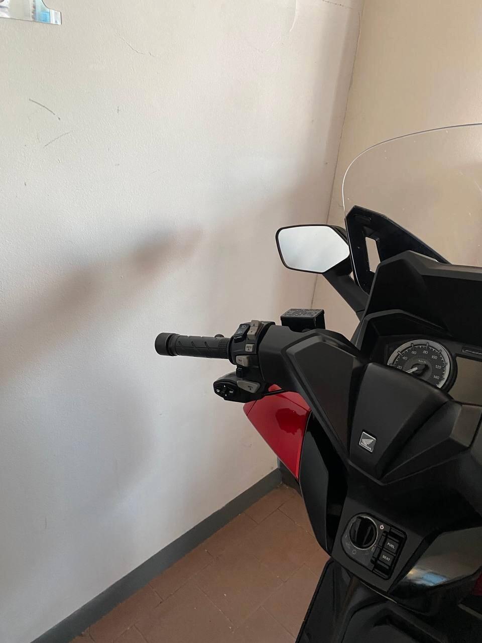 Honda Forza 350