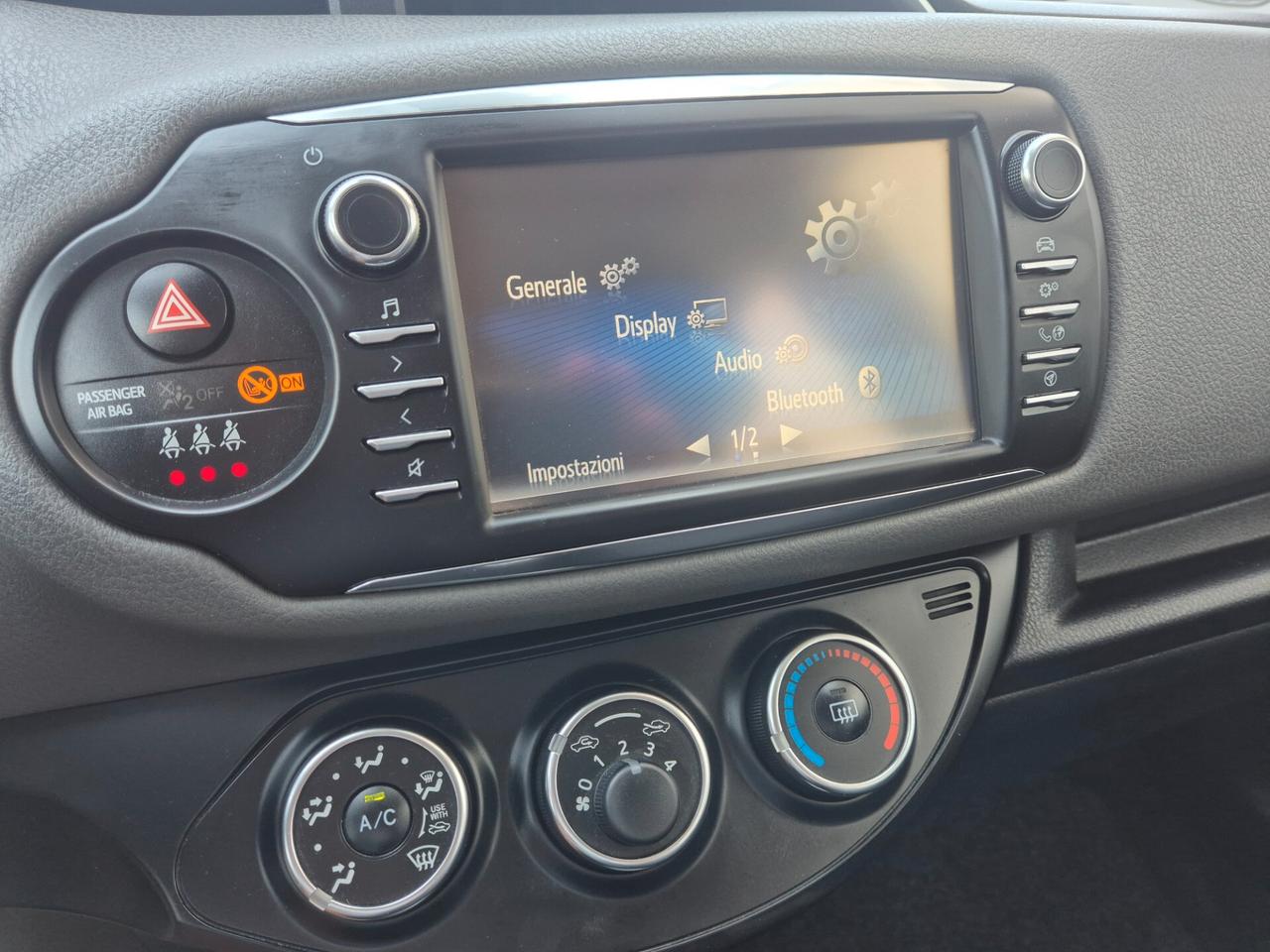 Toyota Yaris 1.0 Benzina Euro 6 NEOPATENTATO