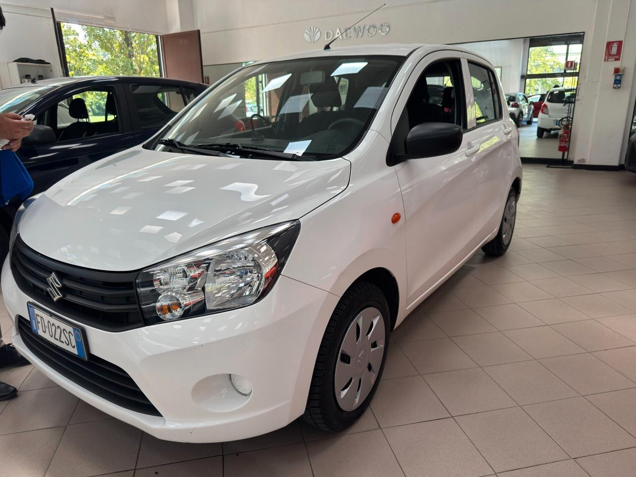 Suzuki Celerio 1.0 AGS Style - CAMBIO AUTOMATICO! OK NEOPATENTATI/E! POCHISSIMI KM!