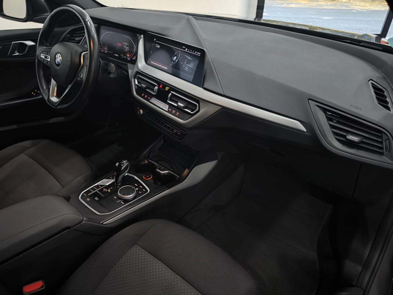 Bmw 118 118d 5p. Business Advantage
