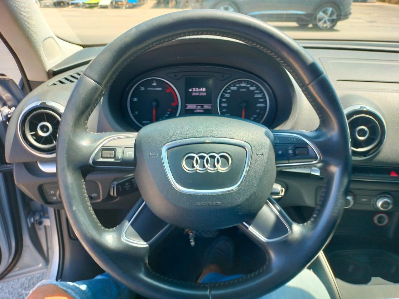 Audi A3 1.6 TDI clean diesel S tronic Young