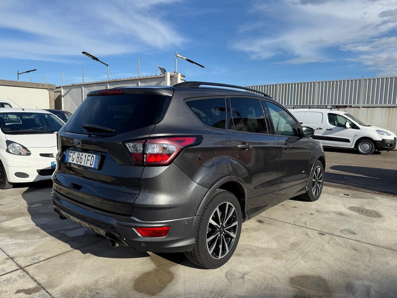 Ford Kuga 2.0 TDCI 150 CV S&S 4WD Automatico ST-Line